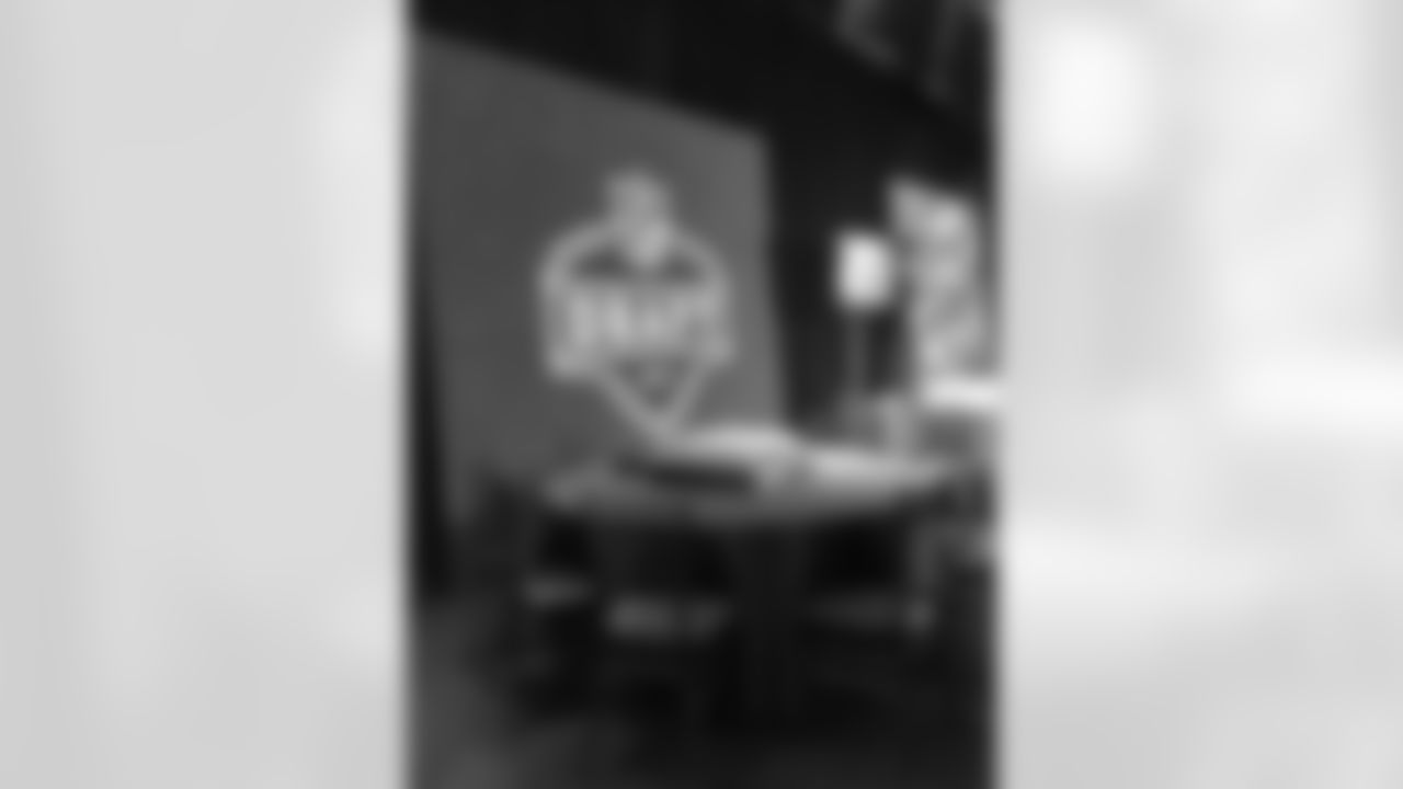 20170427_draft3_player_greenroom.jpg