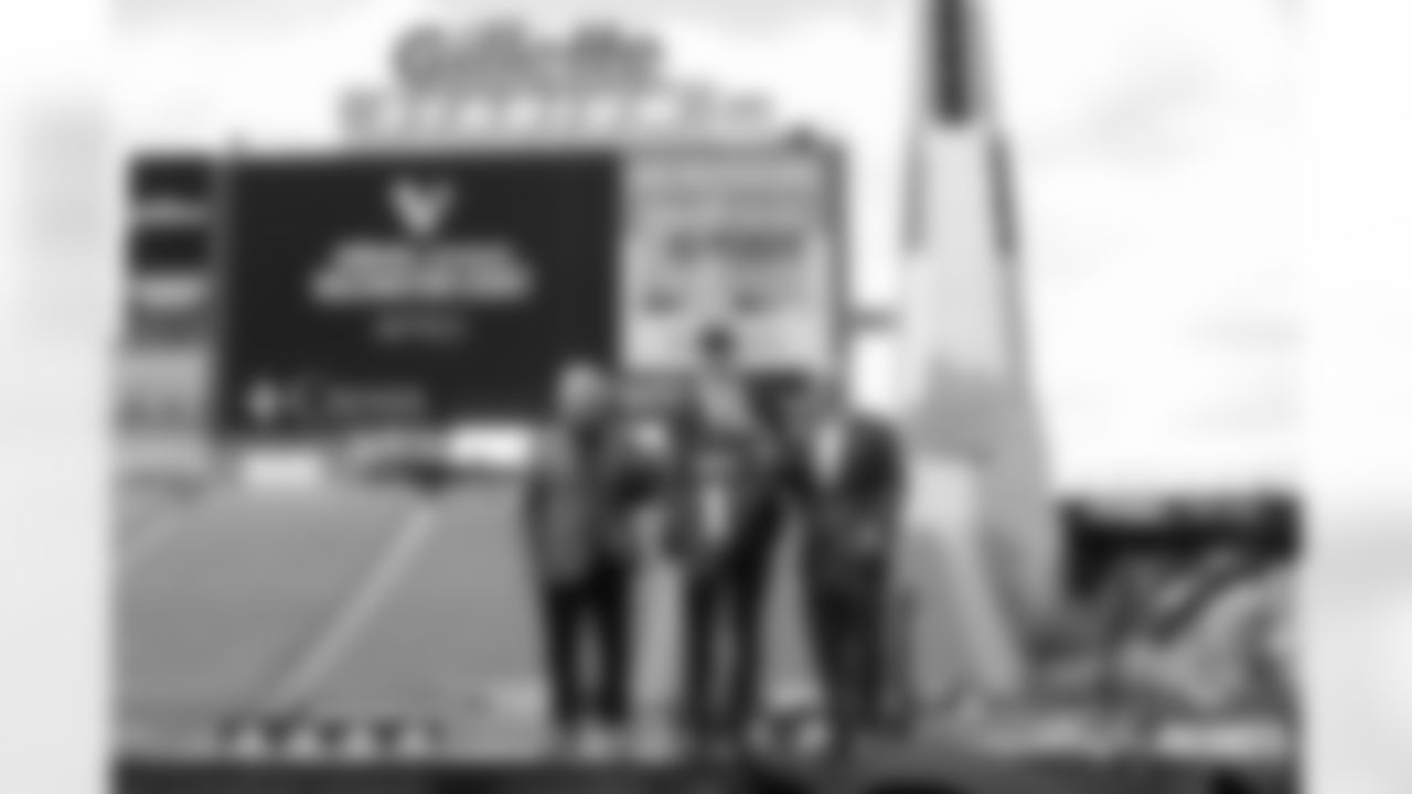 043021-MacJones-FoxboroVisit_Adler203-watermarked