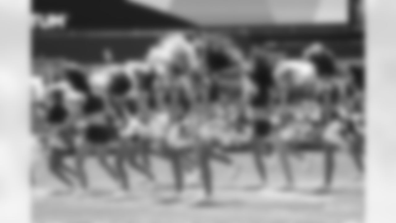 MD093018-Cheer_EJA01-watermarked