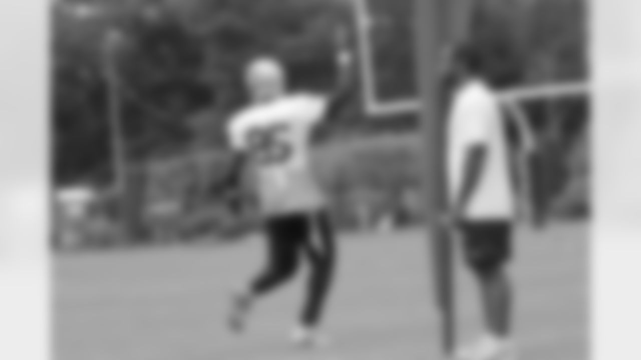 Chad Ochocinco calls for the ball at practice.