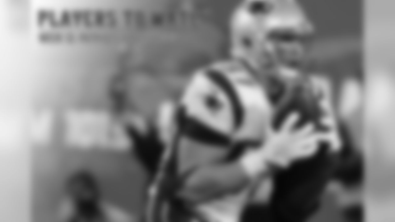 20151125-watch-gronkowski.jpg
