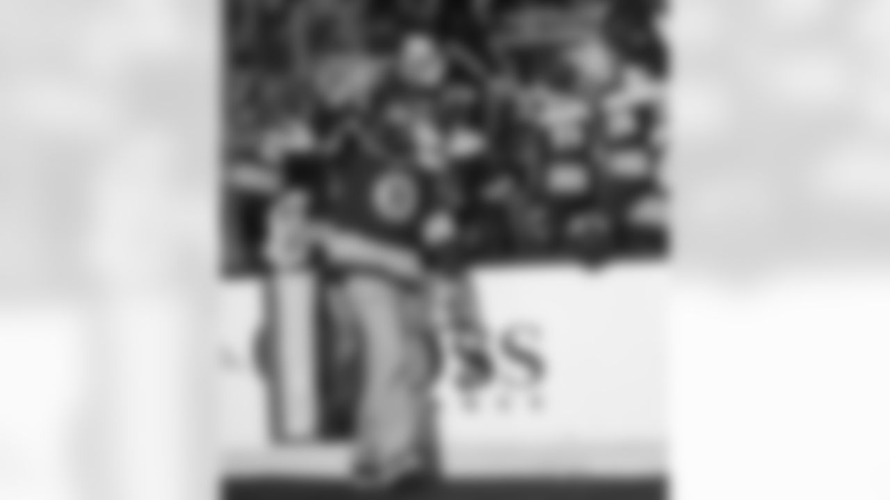 SBLIII-020519-BruinsGame_EJA304-watermarked