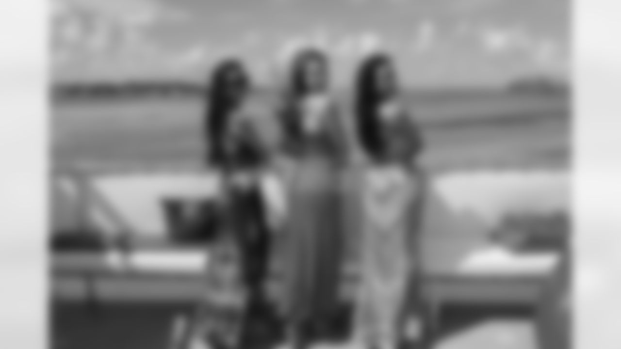 20160601_cheer_2-watermarked.jpg