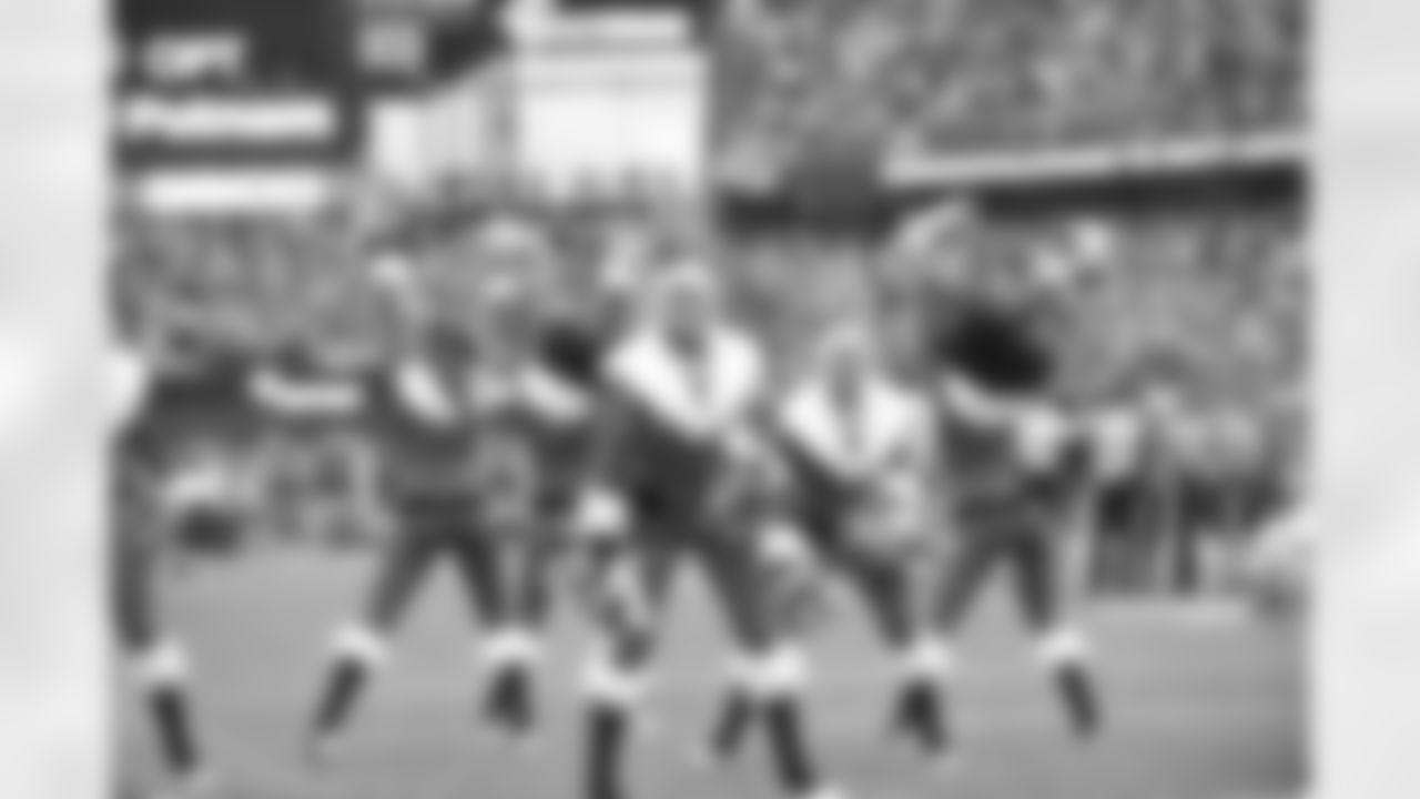 nyj122416cl_kn032-watermarked.jpg