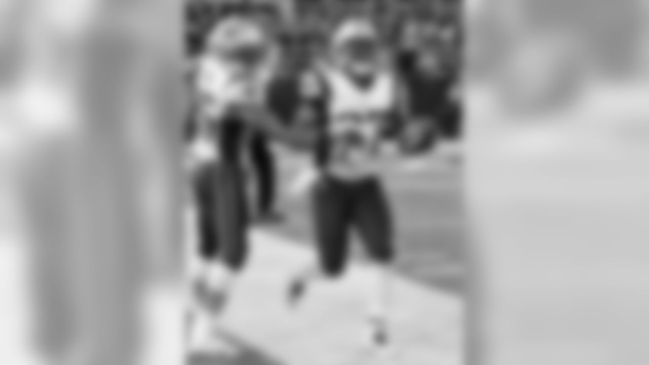 Patriots DB Tavon Wilson celebrates first career touchdown