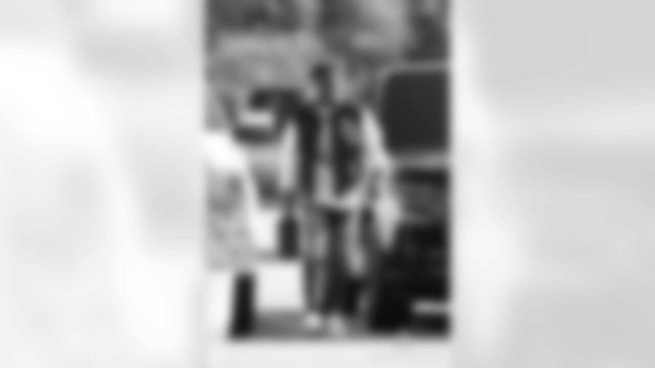 AVE05945-watermarked