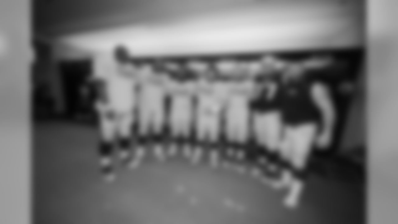 ps012217postgamelr_ds045-watermarked.jpg