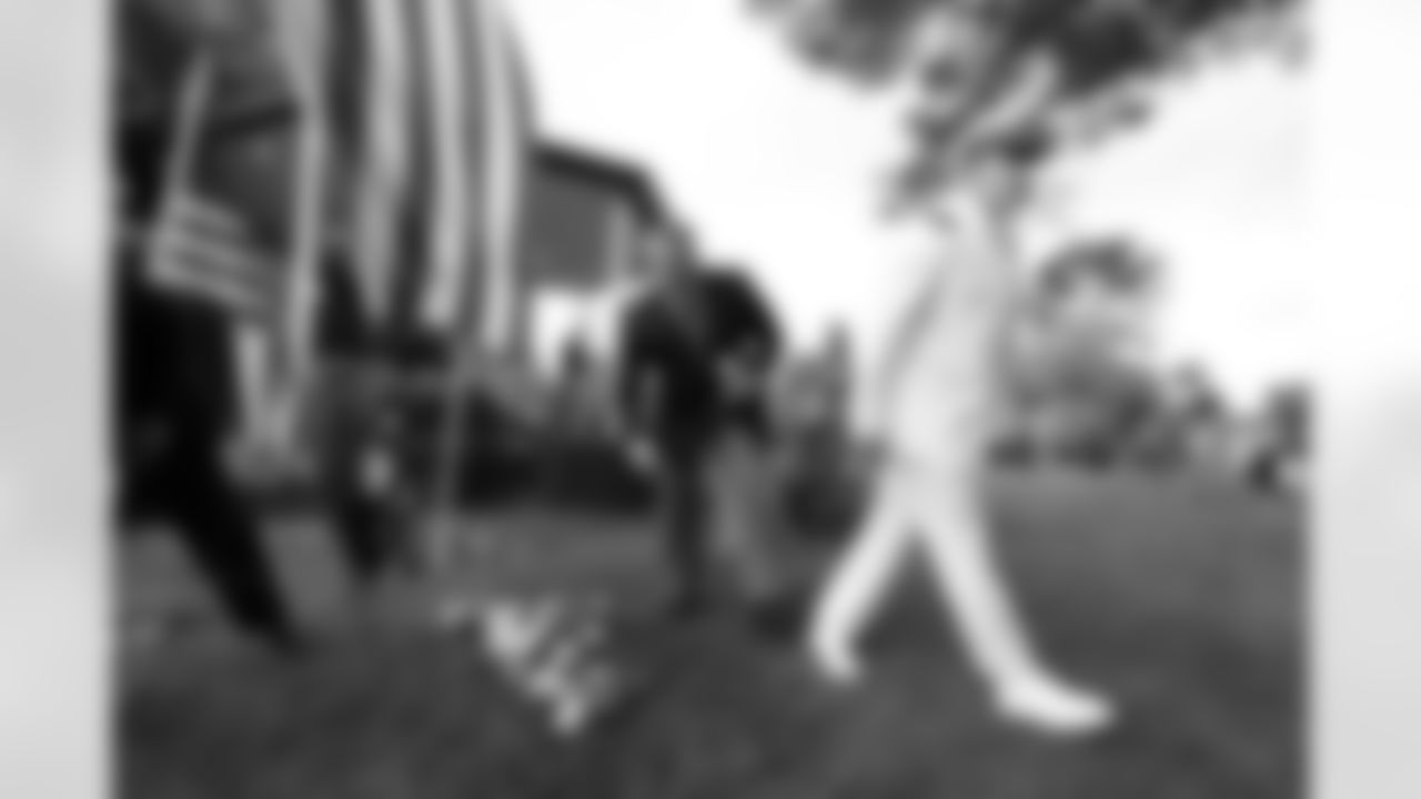 072616jcfallheroes_ea05.jpg