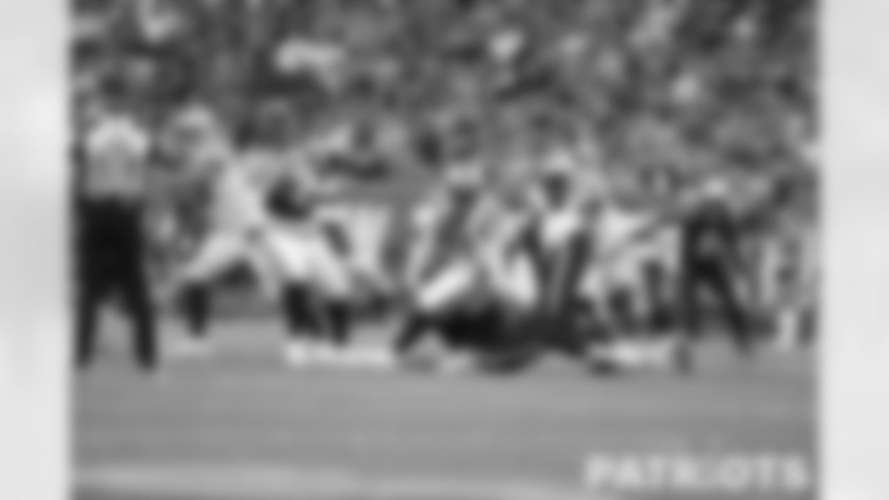 Patriots defense stops Carolina Panthers QB PJ Walker (11)