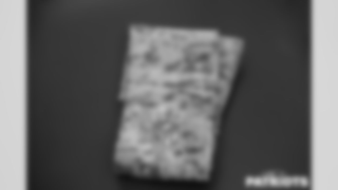 IC-110622-LockerRoom_Adler07-watermarked