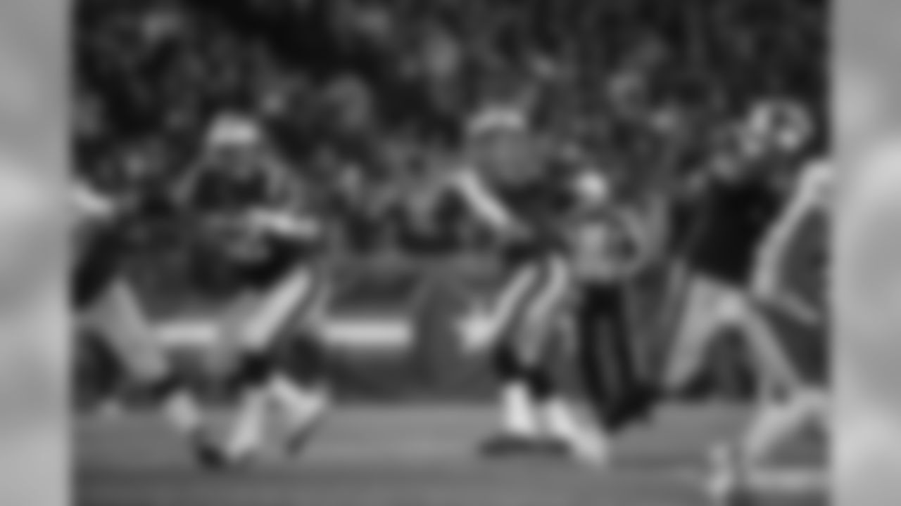 Patriots OL Joe Thuney and QB Tom Brady
