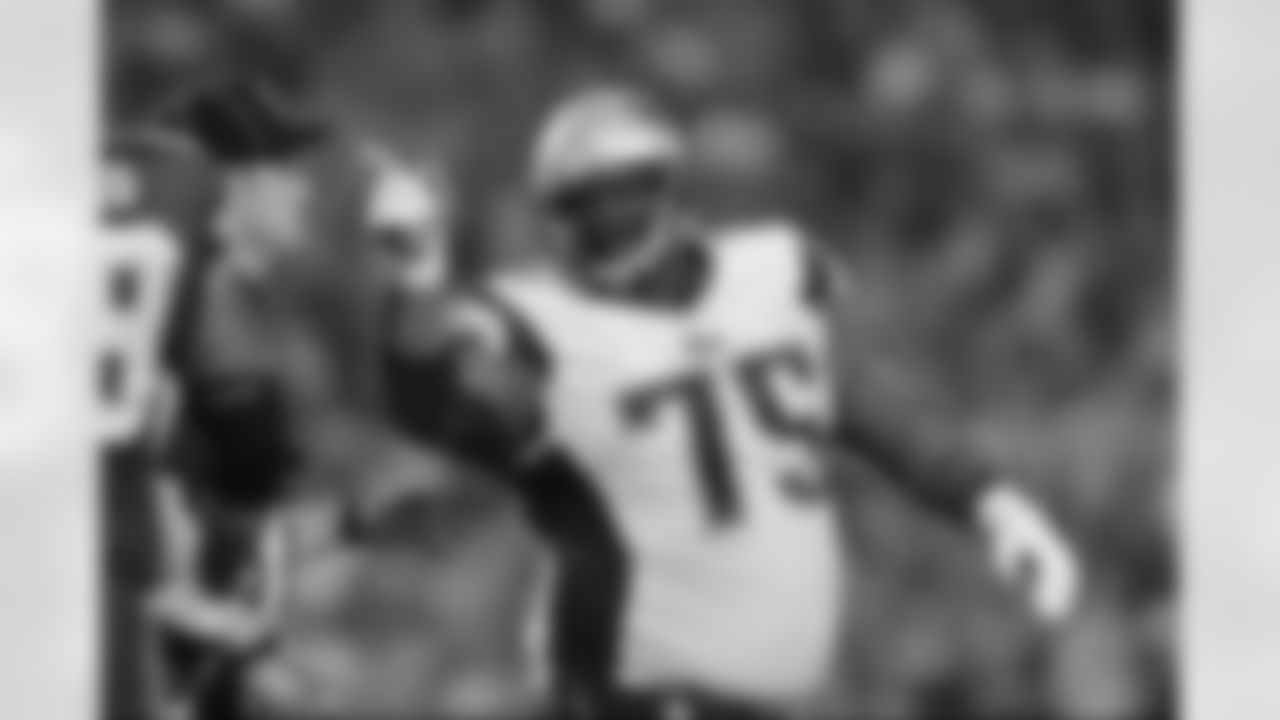 New England Patriots defensive tackle Vince Wilfork (75) during an NFL regular season game against the Kansas City Chiefs on Monday, Sept. 29, 2014 in Kansas City, MO. The Chiefs won the game, 41-14. (AP Photo/Ric Tapia)
