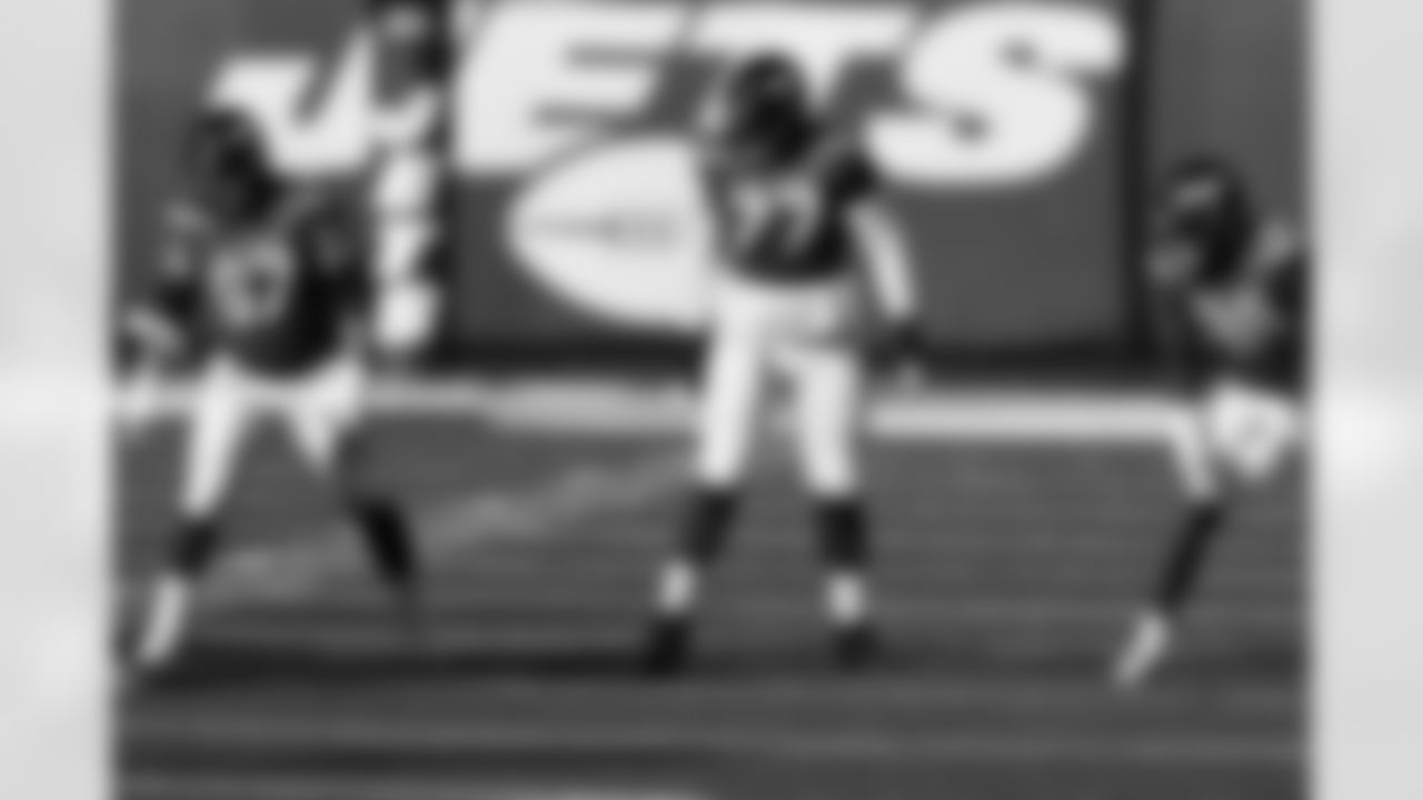 Mekhi Becton, OT: The mammoth rookie left tackle will be a Jets fixture for a long time and he'll be a key in both protecting Darnold's blind side and springing Perine off the edge. With inconsistent edge play this season, the Patriots will need to be at their most stout against Becton.