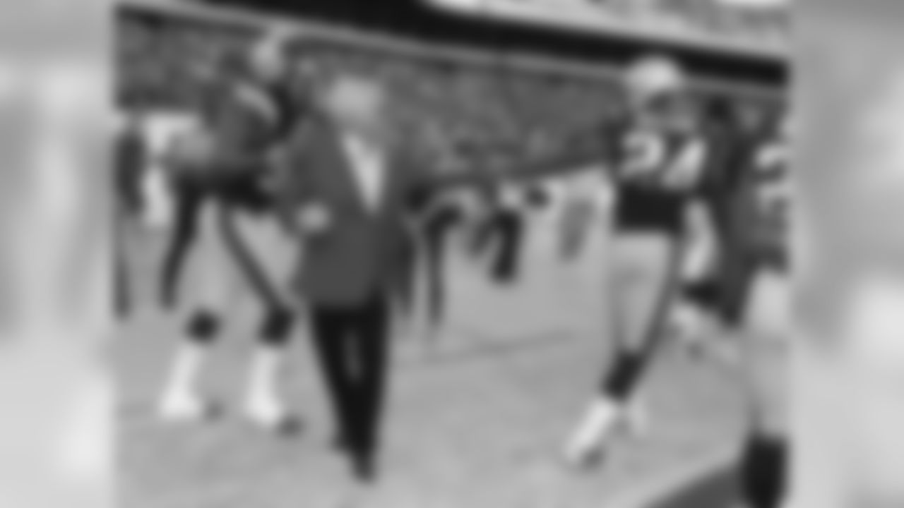 Robert Kraft with Brandon Spikes and Adrian Wilson