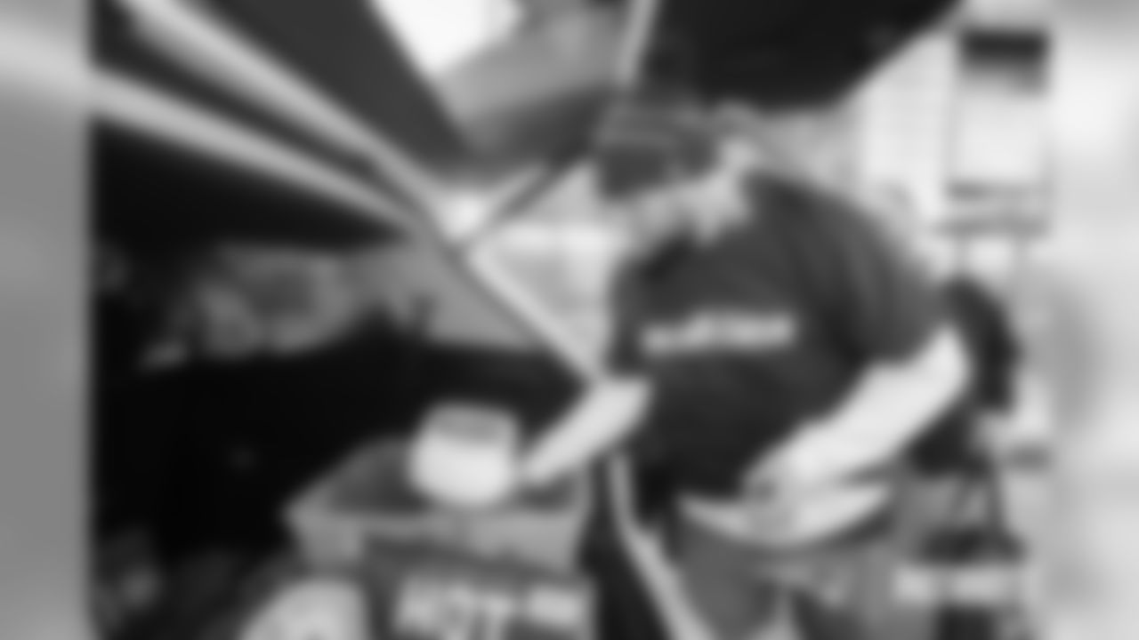 112519-TurkeyDonation_EJA311-watermarked