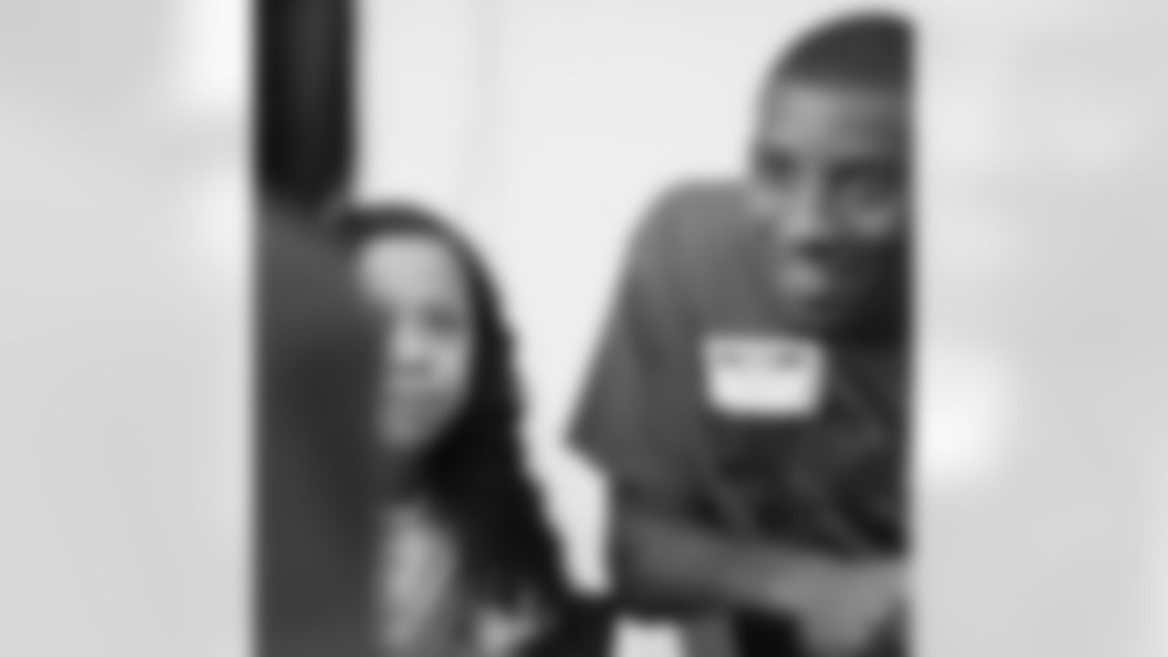 Malcolm Mitchell – Instagram (@moneymitch26): Everyone has a voice, we just have to be willing to listen.:@bfkathens #KeepReading#ReadWithMalcolm