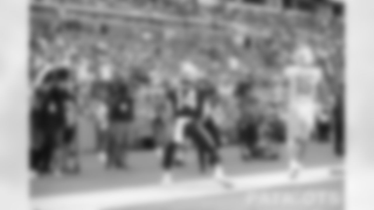 Ty Montgomery (14) catches a touchdown reception
