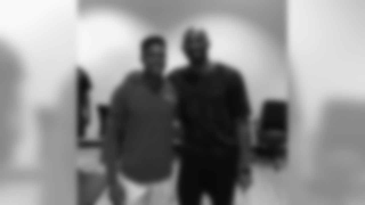 Eric Rowe – Instagram (@eric_rowe25): Bless to learn from a legend #blackmamba🐍