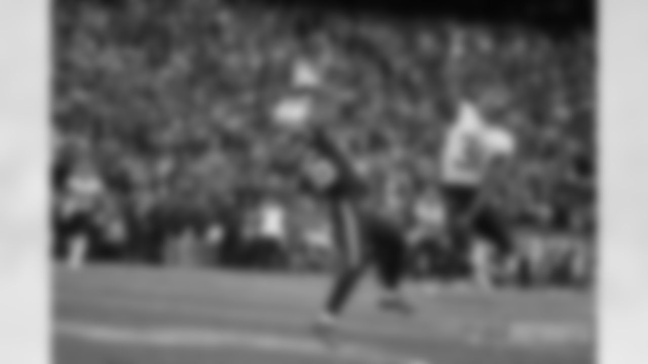 Jakobi Meyers makes a catch in tight coverage