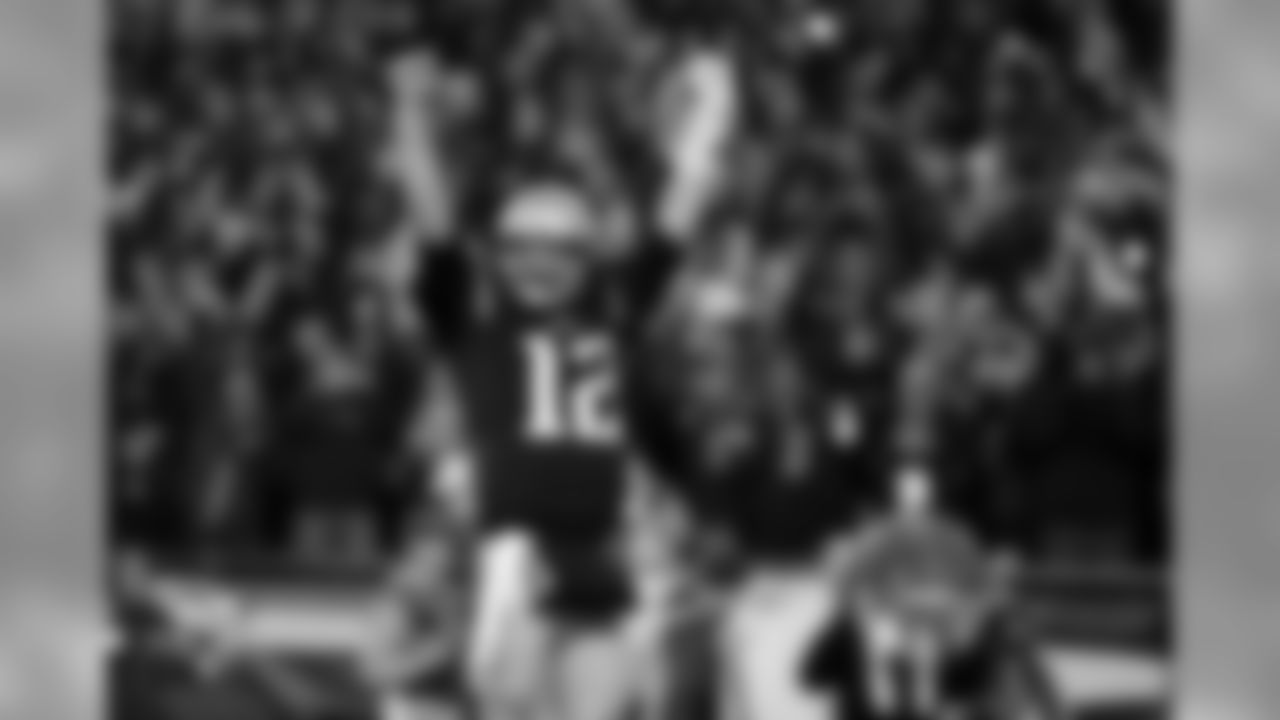 New England Patriots quarterback Tom Brady reacts after throwing a touchdown pass to Julian Edelman during the second half of the AFC championship NFL football game against the Pittsburgh Steelers, Sunday, Jan. 22, 2017, in Foxborough, Mass. (AP Photo/Matt Slocum)