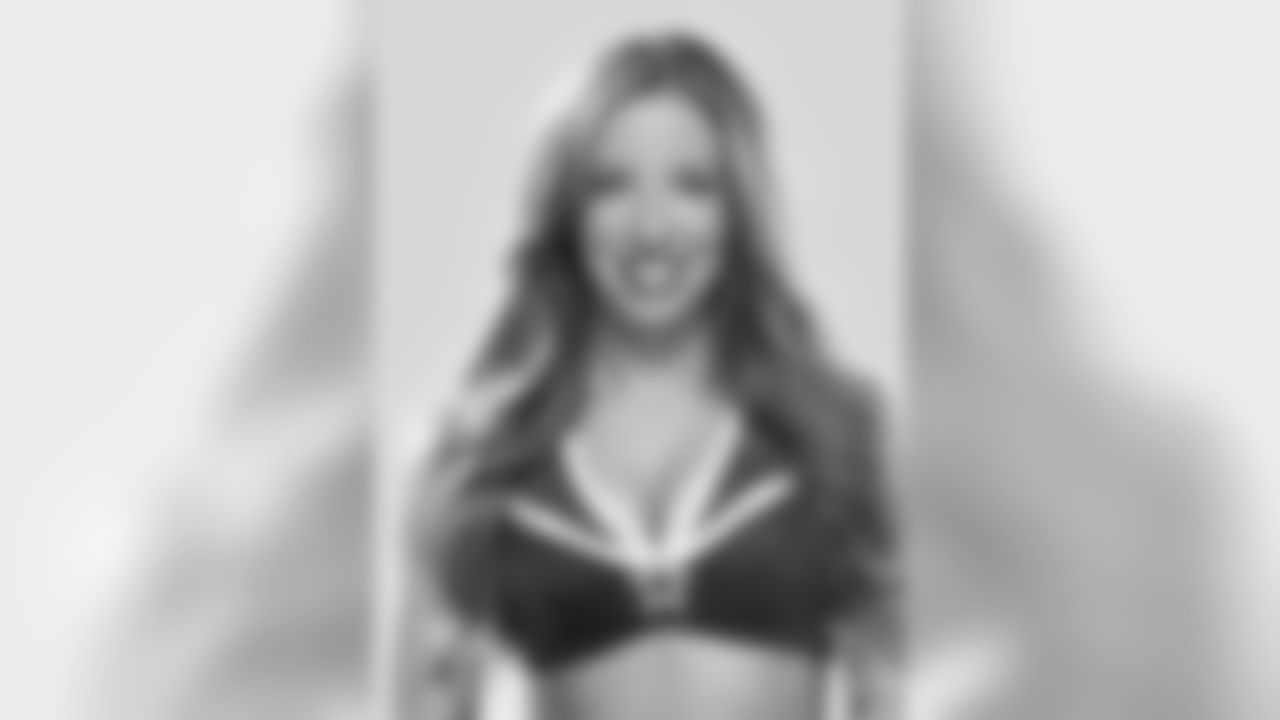 Patriots Cheerleader - LisaMarie