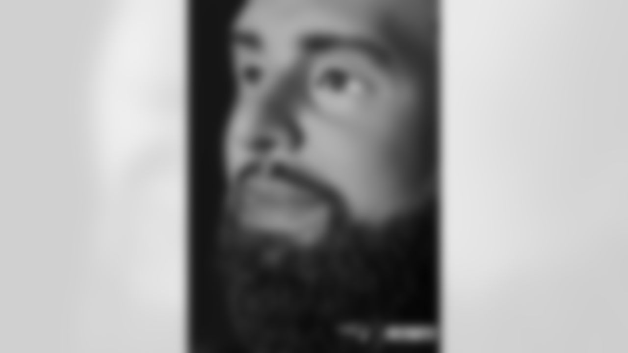 guy-figurine-face-watermark