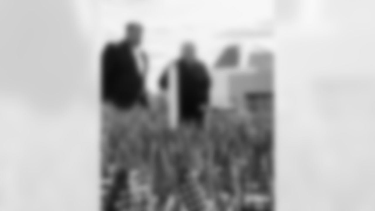 052821-FlagCeremony_Worrell06-watermarked