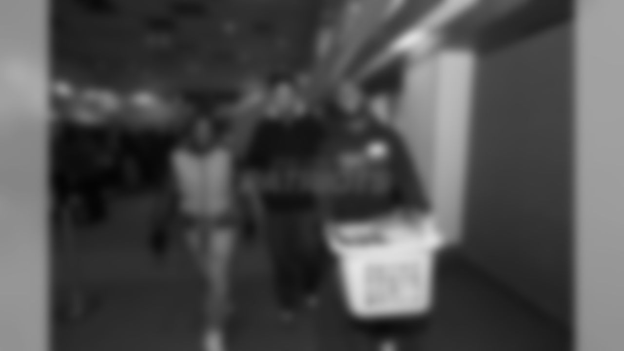 112216turkeybaskets_eja472-watermarked.jpg