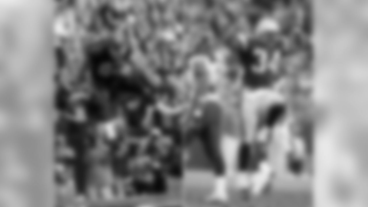 After absorbing a 31-0 loss to the Bills in the season-opener on Sept. 7, 2003, the Patriots flipped the script, defeating Buffalo 31-0 on Dec. 27, 2003 thanks in large part to four TD passes by Tom Brady.