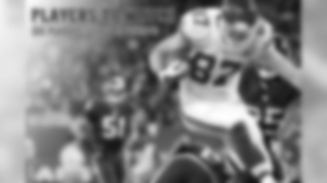 20160115-watch-kelce.jpg