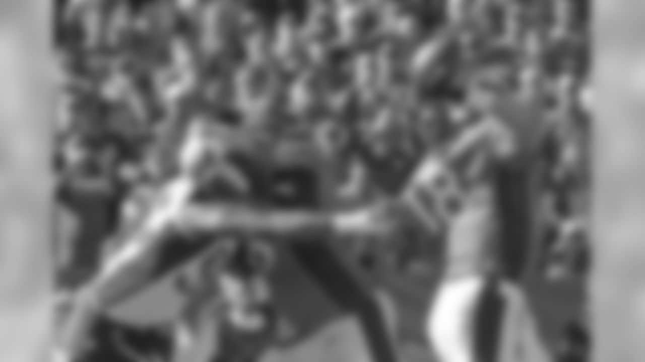 Chandler Jones pressures Peyton Manning