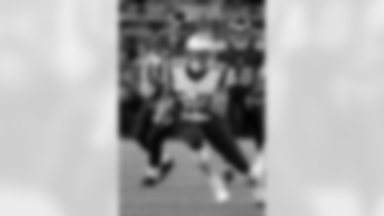 Patriots DB Logan Ryan returns an interception