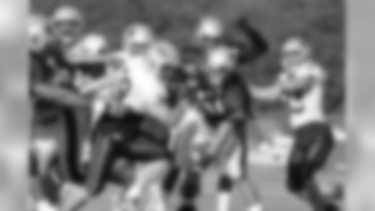 Woodhead fights for yards