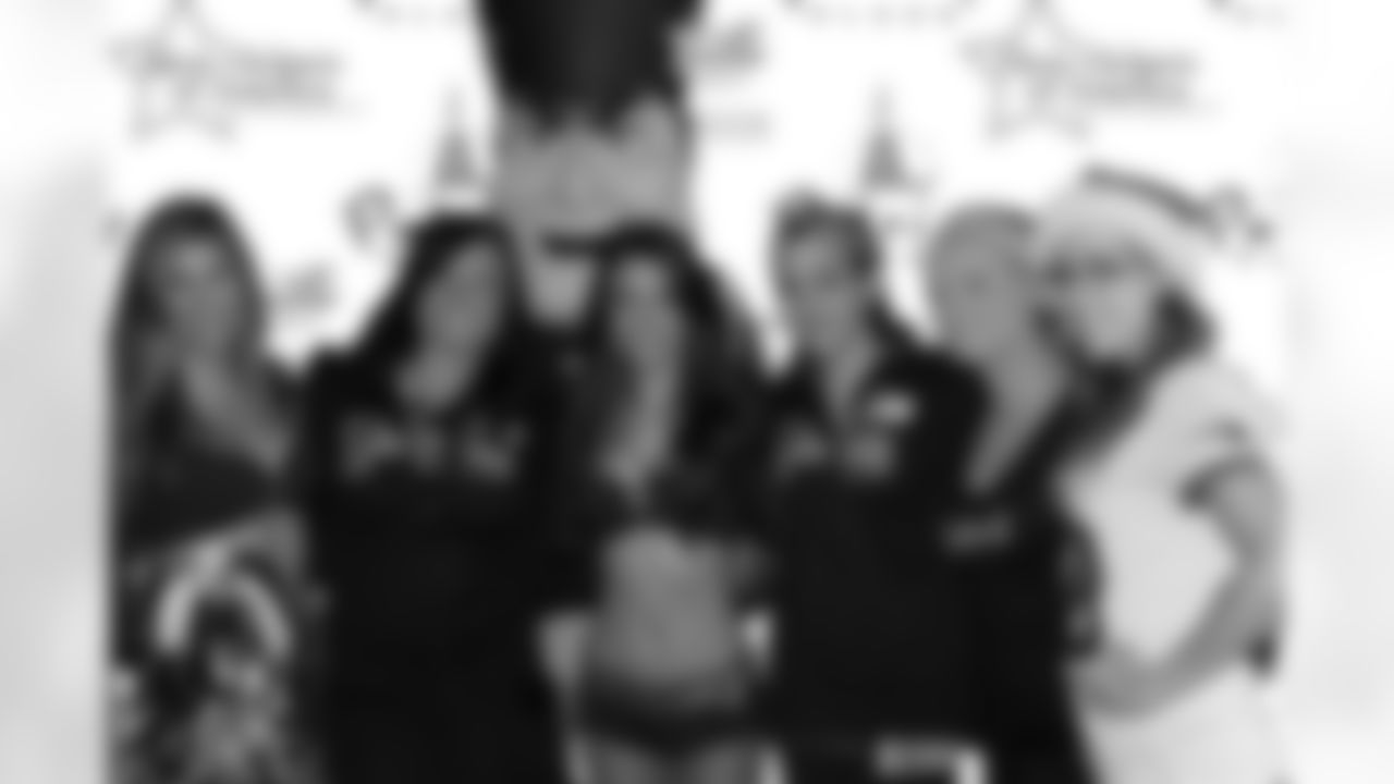 Michelle, Pat and Zoe with staff at Splitsville for #CupcakesforHeroes!