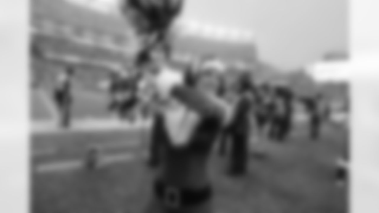 nyj122416cl_ds128-watermarked.jpg