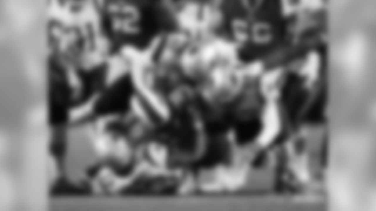 Malcom Brown, Elandon Roberts, Kyle Van Noy and Chris Ivory