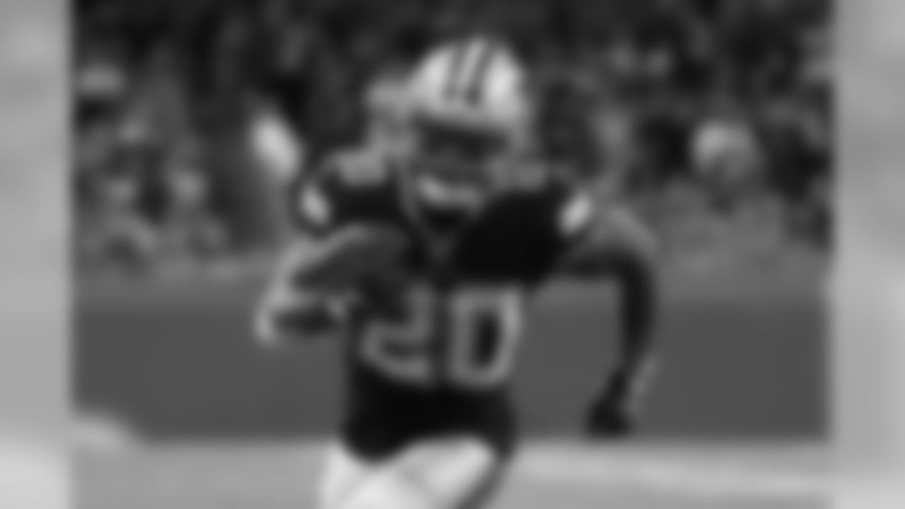 Tony Pollard, RB – The unsung hero of the Cowboys backfield, Pollard is an explosive change-of-pace back who can run and catch. He will only play about 15-20 snaps but has the ability to break off a long run every time he touches the ball, which includes kickoff returns. The Patriots can't lose track of Pollard while overly focusing on Elliott.
