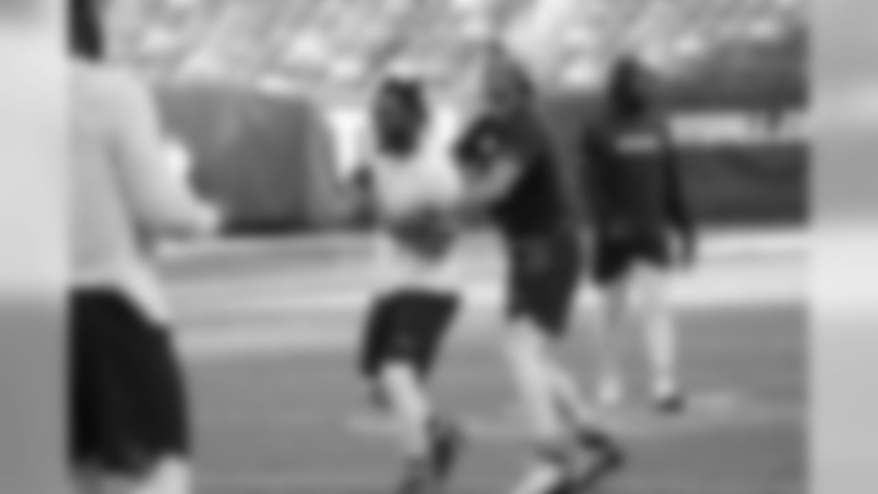 Patrick Chung and Chris Hogan pregame at MetLife Stadium.