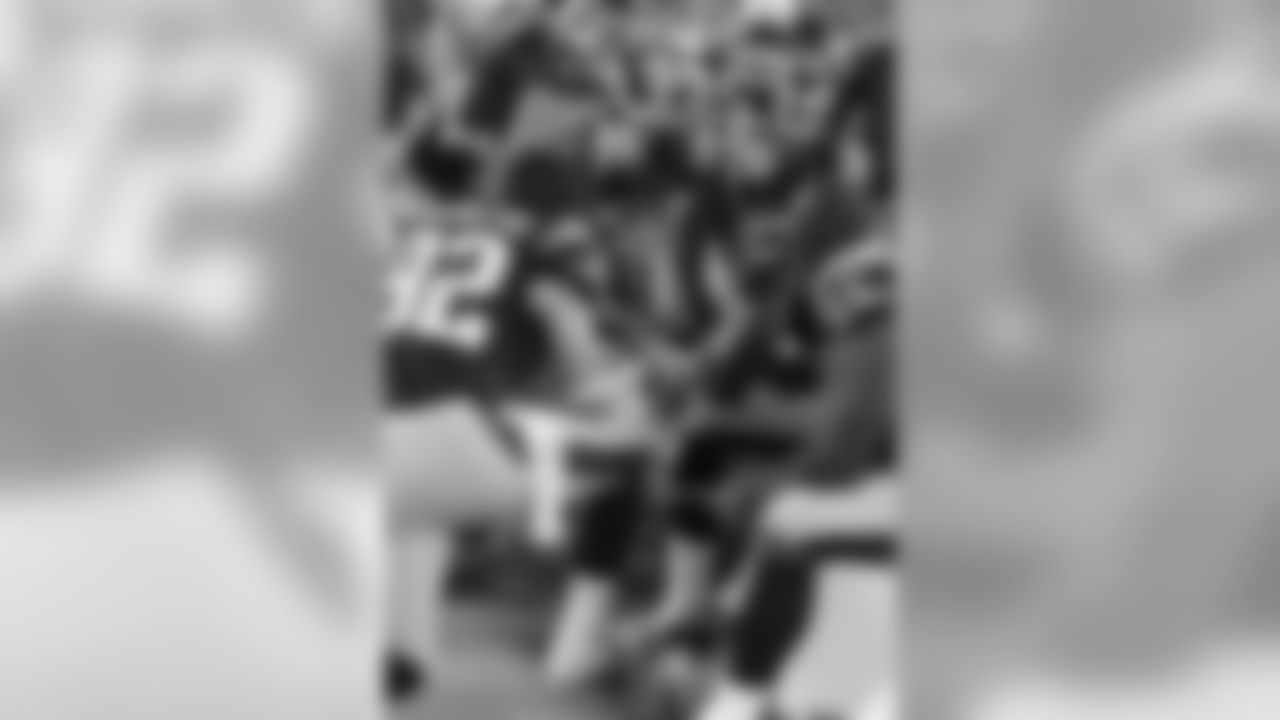 Bill Belichick coaches up the defense