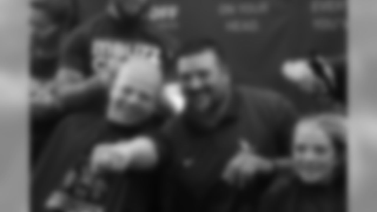 20150607_buzz_off_gronk7749.jpg