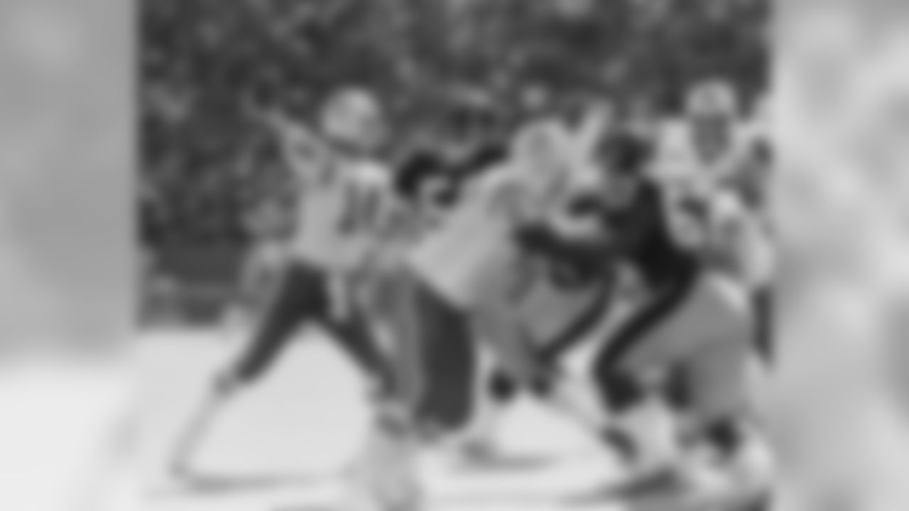 Oct. 19, 1986. Patriots 34, Steelers 0.The Patriots beat the Steelers in back-to-back meetings for the first time following a shutout win. New England sacked Pittsburgh QB Bubby Brister five times and intercepted him twice, including a 37-yard pick-six by Fred Marion.