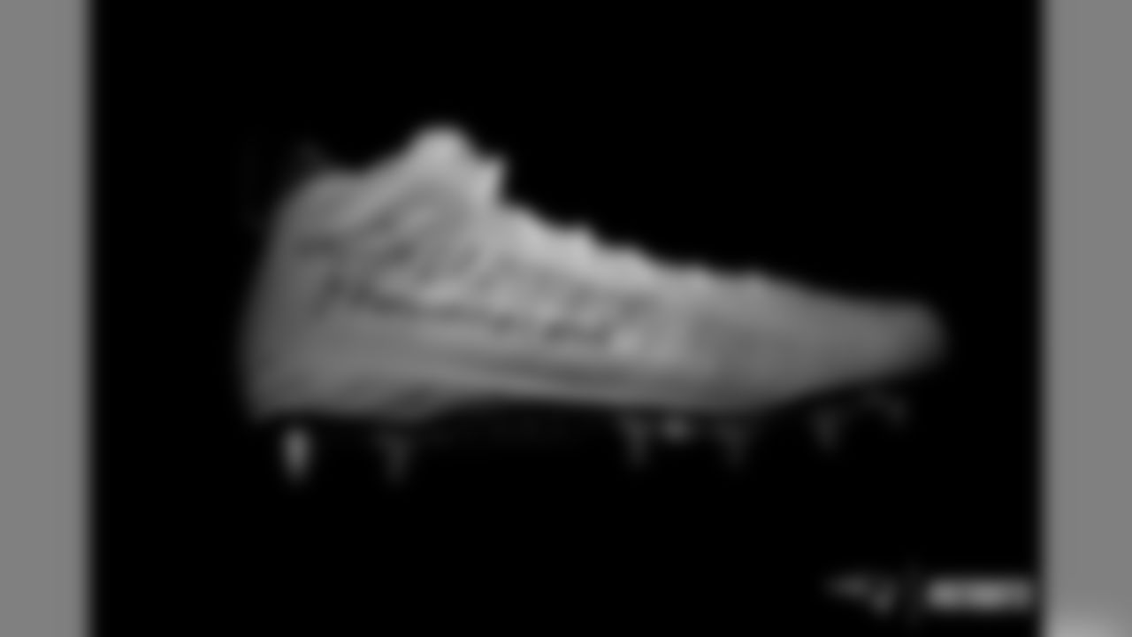 Chris Hogan - Headstrong (cancer awareness).
