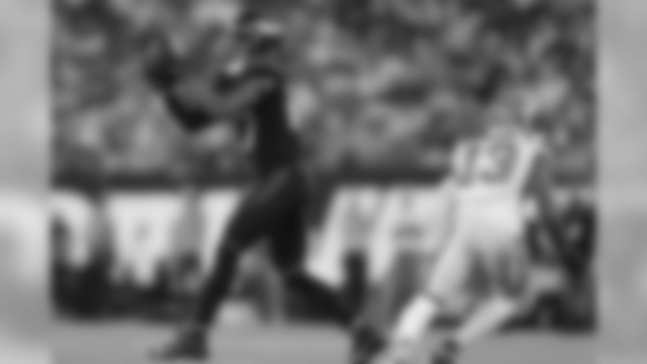 Darryl Roberts, CB: With high-priced free agent Trumaine Johnson sitting on the bench, the former Patriots undrafted rookie Roberts is now one of the key cornerbacks for the Jets and through two games has played every defensive snap. He'll draw the unfavorable task of matching up with the Patriots' receivers.