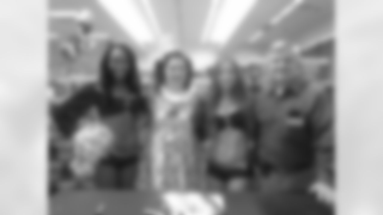 The Patriots Cheerleaders at Stop & Shop in West Hartford, CT.
