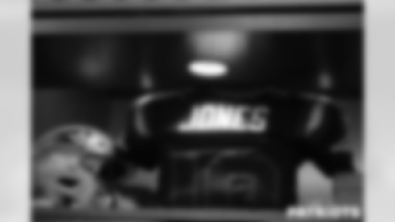 IC-110622-LockerRoom_Adler05-watermarked