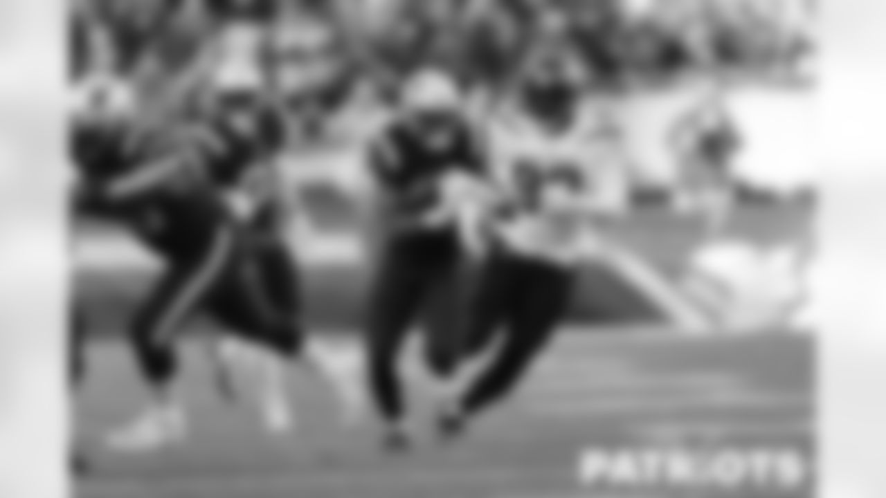Patriot's WR Jakobi Meyers running after catching a pass