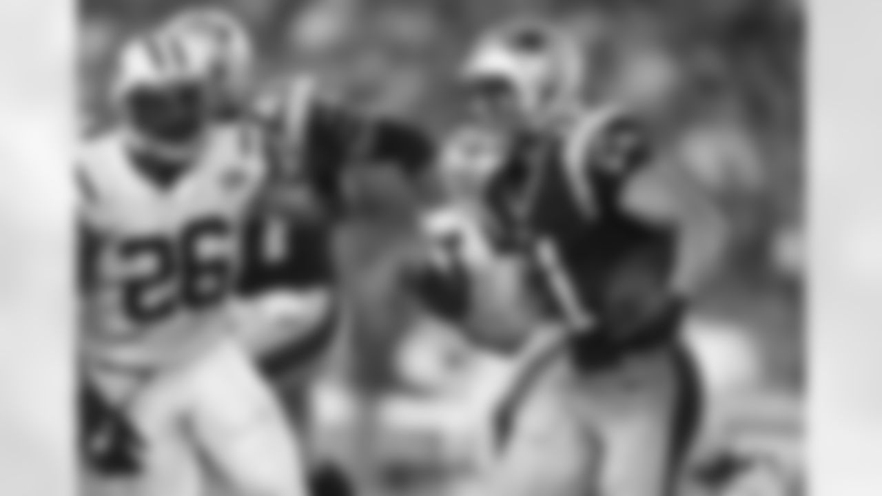 Julian Edelman running the ball.