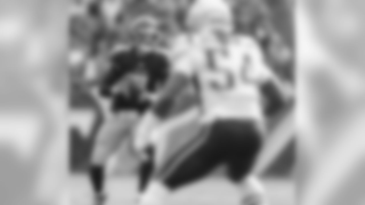 Marcus Mariota and Dont'a Hightower