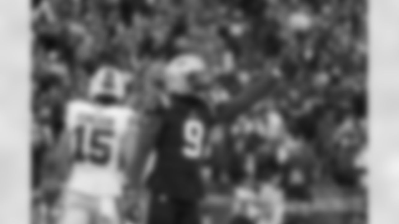Matt Judon celebrates a stop