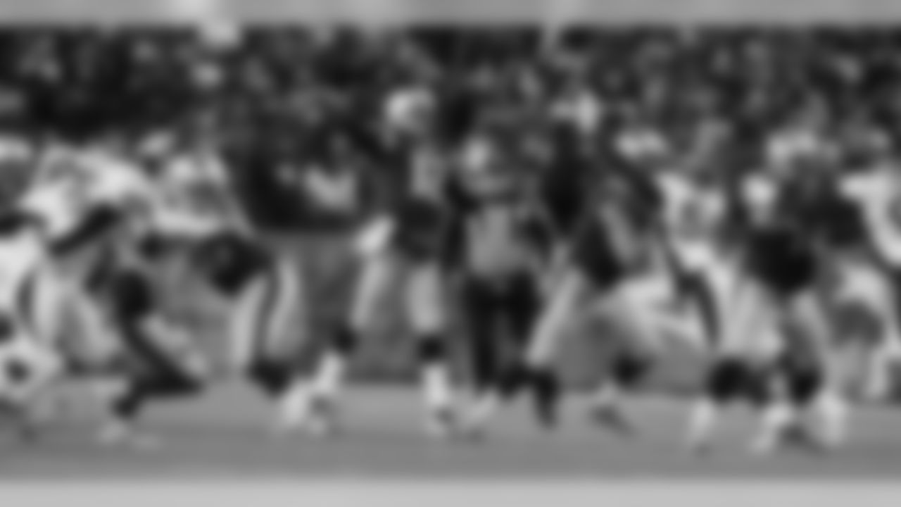 Tom Brady fires a pass